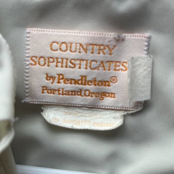 White Pendleton Blouse With Ruffled - Picture 3 of 8